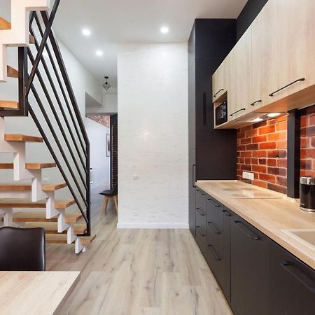Leogrand Apartments On Khmelnytskoho 11 Lwów Zewnętrze zdjęcie