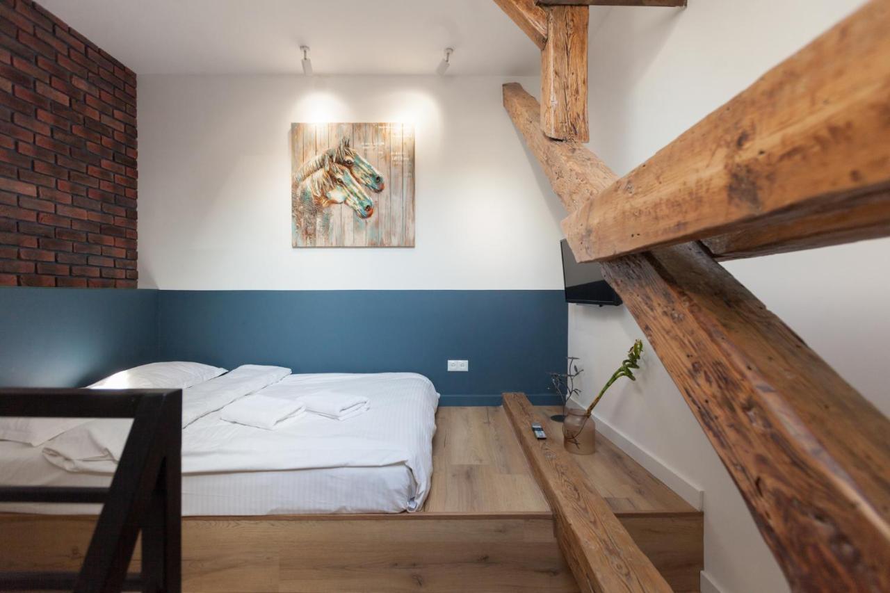 Leogrand Apartments On Khmelnytskoho 11 Lwów Zewnętrze zdjęcie
