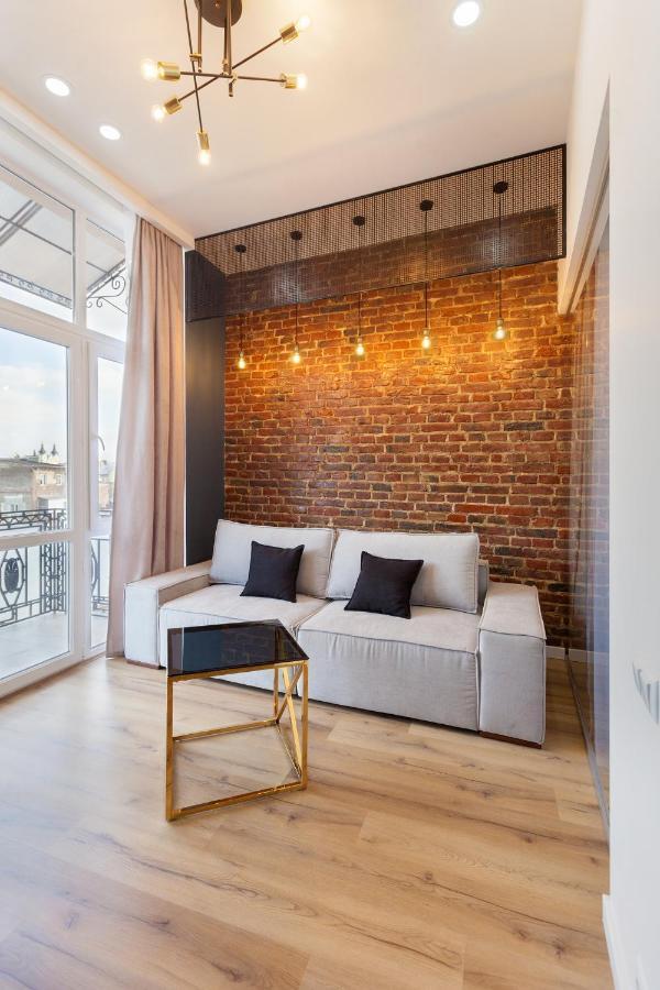 Leogrand Apartments On Khmelnytskoho 11 Lwów Zewnętrze zdjęcie