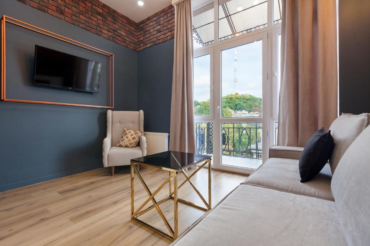Leogrand Apartments On Khmelnytskoho 11 Lwów Zewnętrze zdjęcie